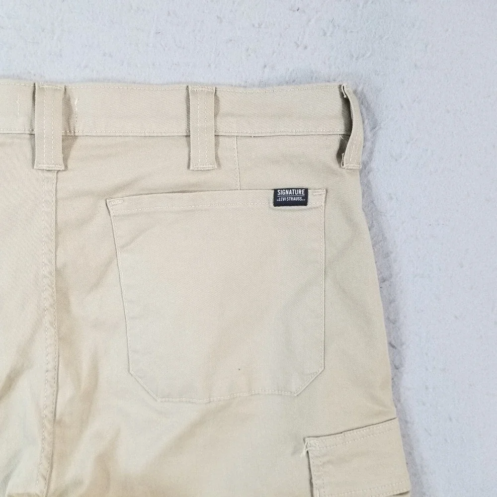 Levi's signature cargo hiking shorts men's 40 x 10 beige Flex stretch outdoor